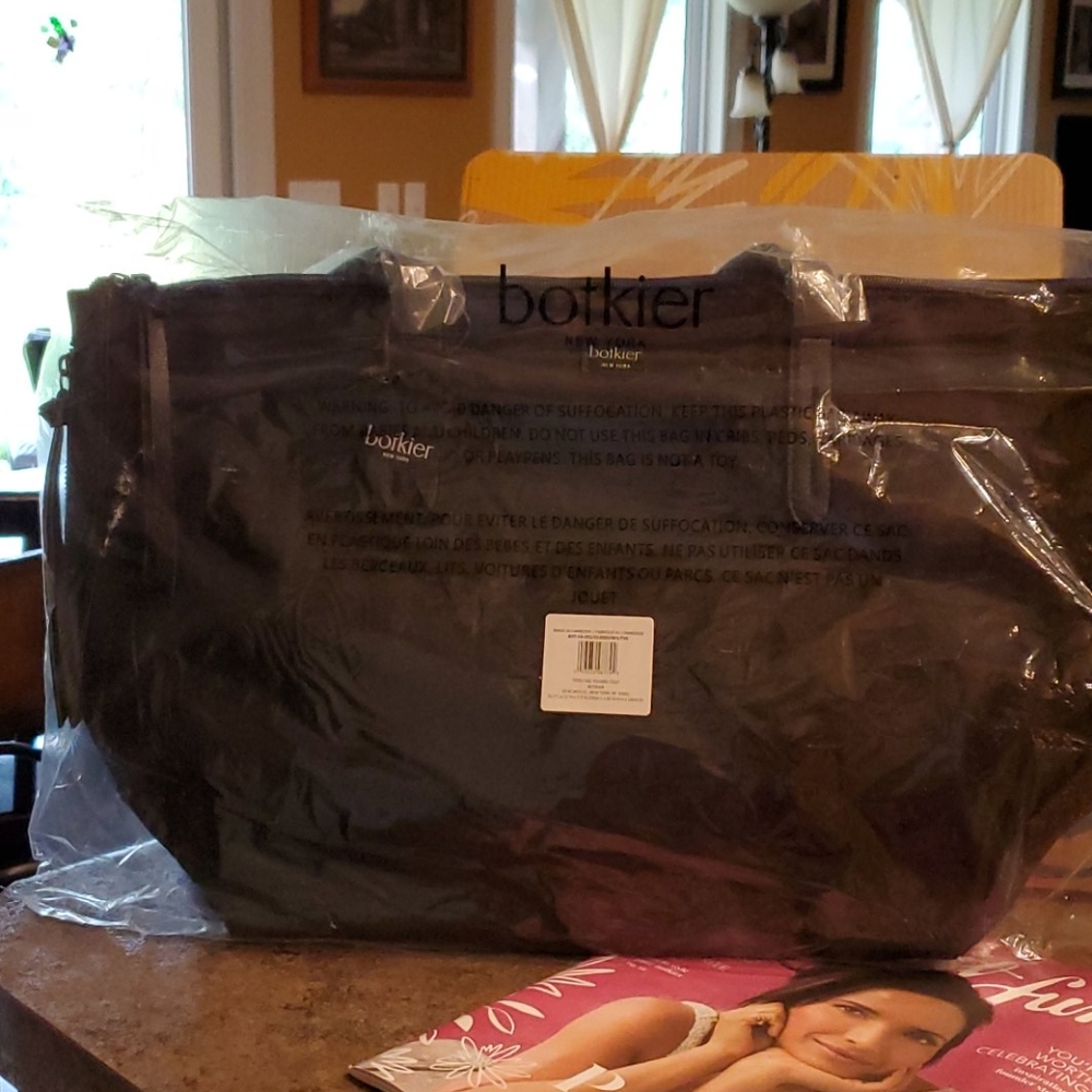 🖤 NIB Botkier Bond black canvas tote!